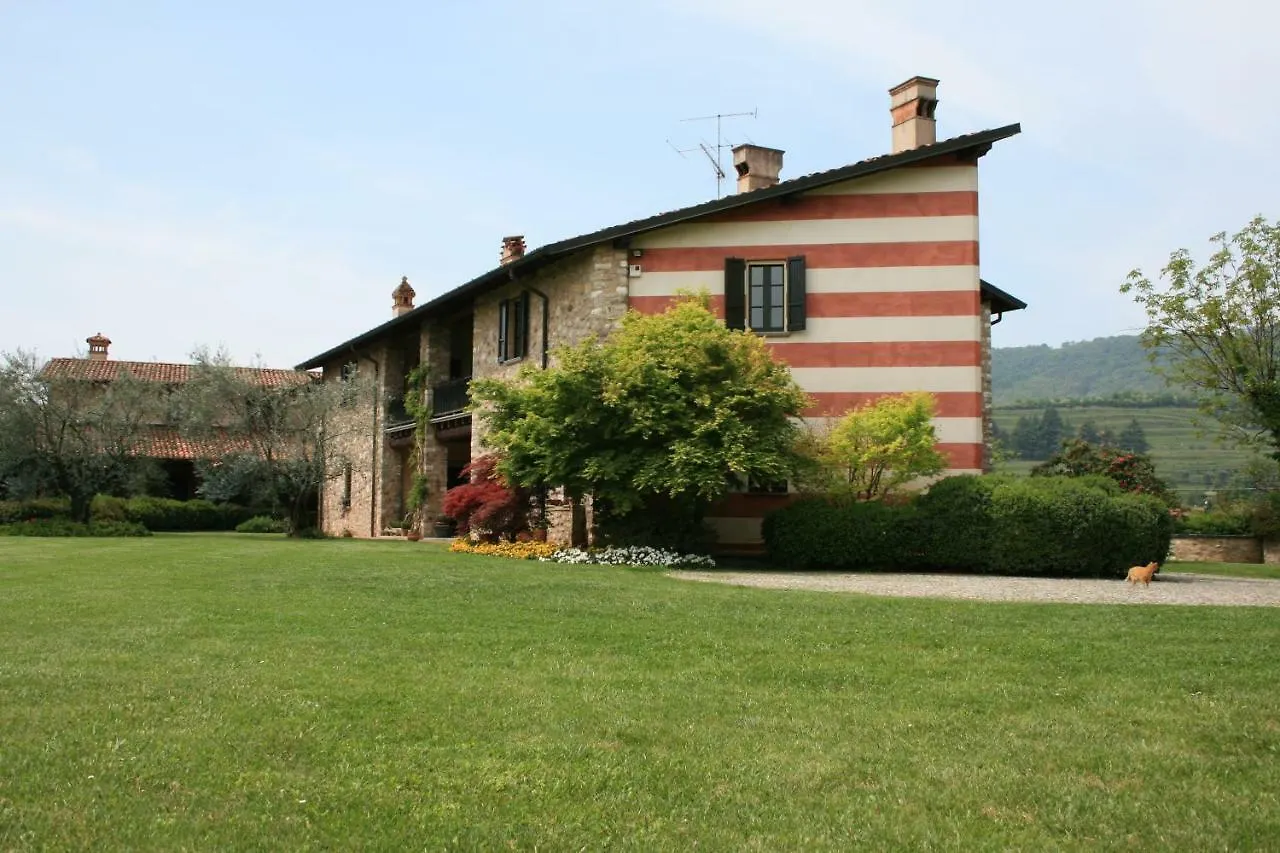 B&B Il Dosso Corte Franca 0*,  Italie